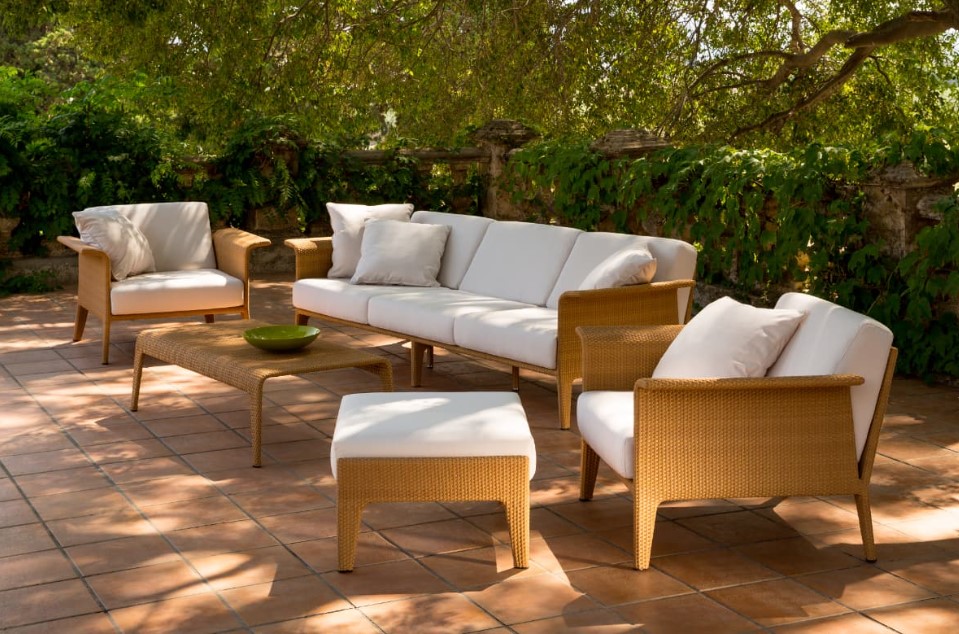 Outdoor Home Elegance Redefined: Elevating Spaces with Contract Grade Furniture in Outdoor Home Improvement